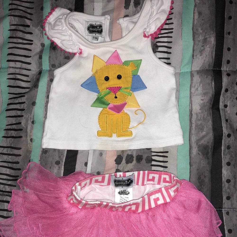 Mud Pie baby girls 0-6 month outfit! 🦁💕💕